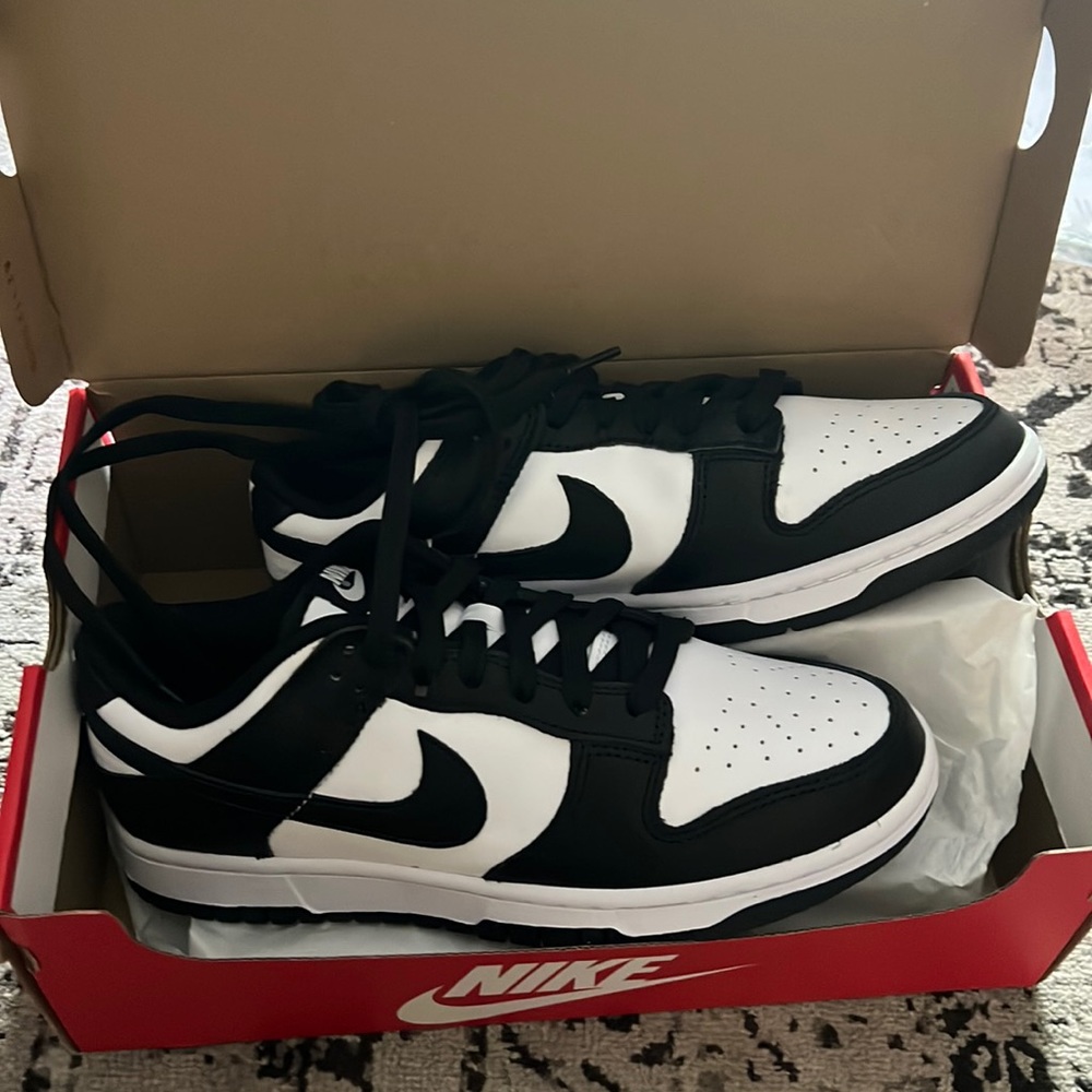 Nike Dunk low ‘Black white’ size 9 women (7.5 M)